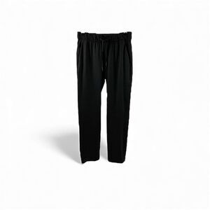 Lululemon On The Fly Pants in Black Size 4